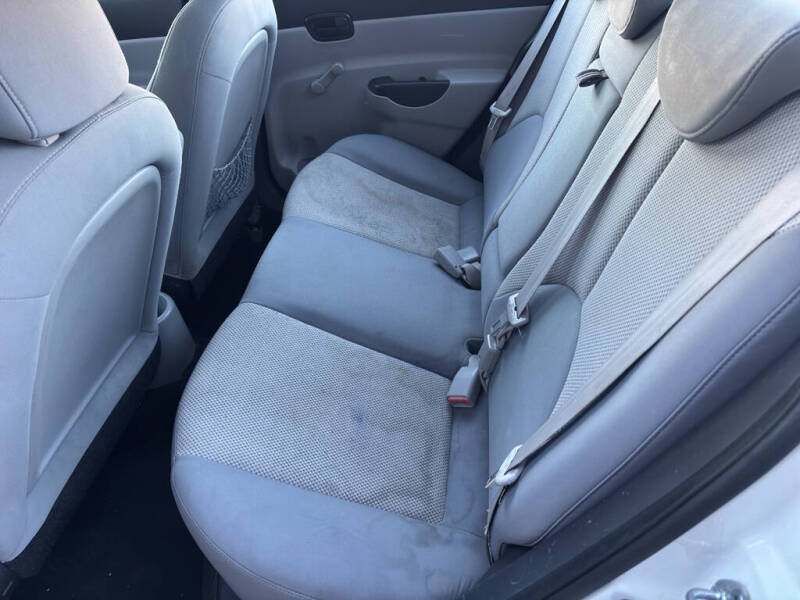 2011 Hyundai Accent GLS