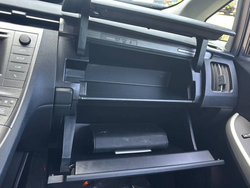 2014 Toyota Prius Plug-in Hybrid