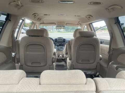 2007 Hyundai Entourage GLS
