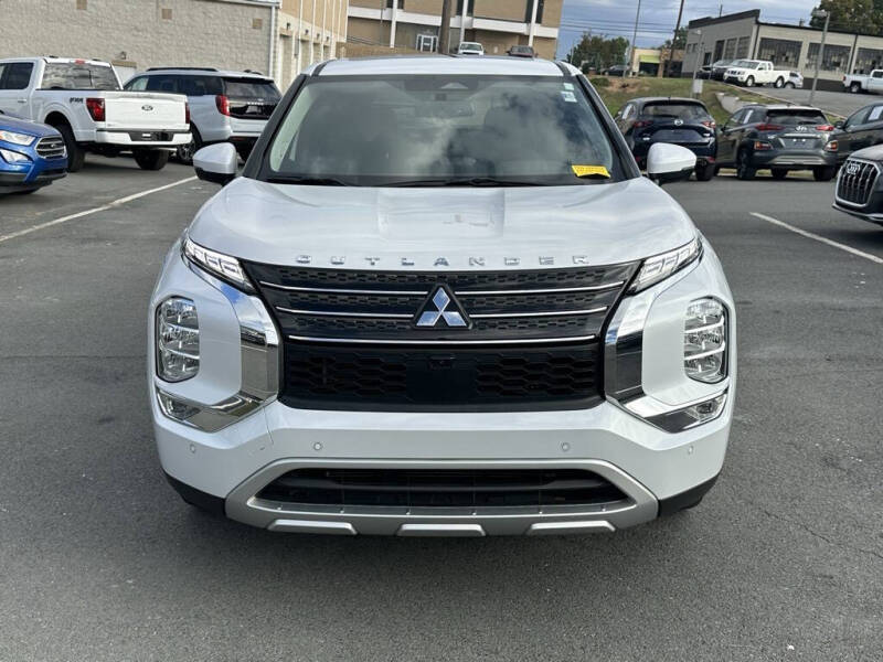 2023 Mitsubishi Outlander SE