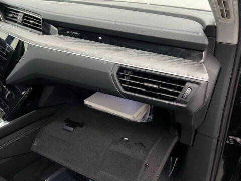 2023 Audi e-tron quattro Premium