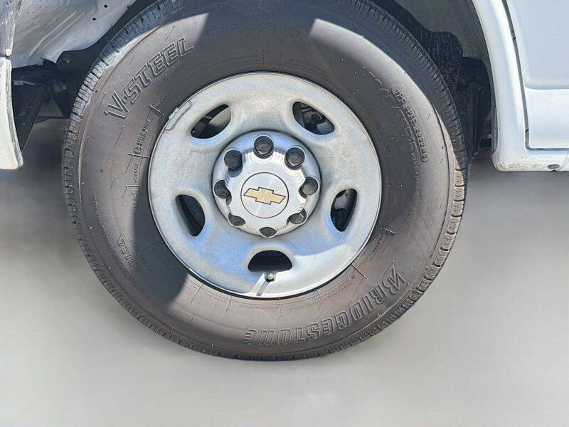 2025 Chevrolet Express 2500