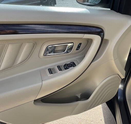 2019 Ford Taurus Limited