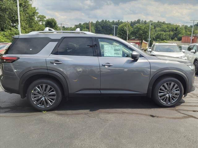 2024 Nissan Pathfinder SL