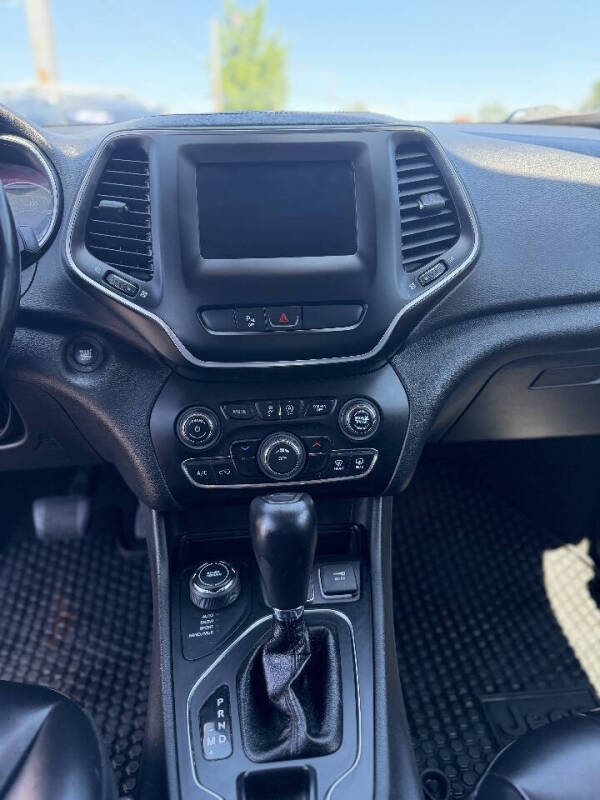 2019 Jeep Cherokee Latitude Plus
