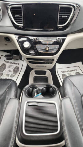 2022 Chrysler Pacifica Touring L