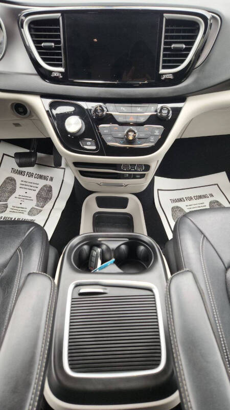 2022 Chrysler Pacifica Touring L