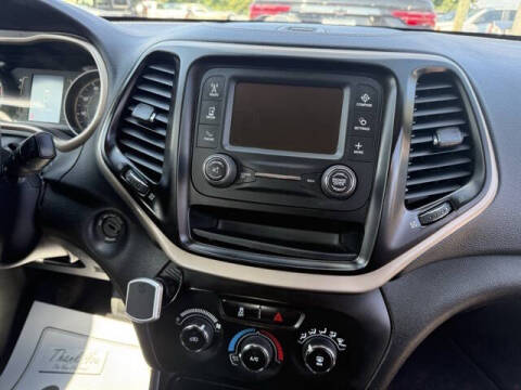 2017 Jeep Cherokee Sport