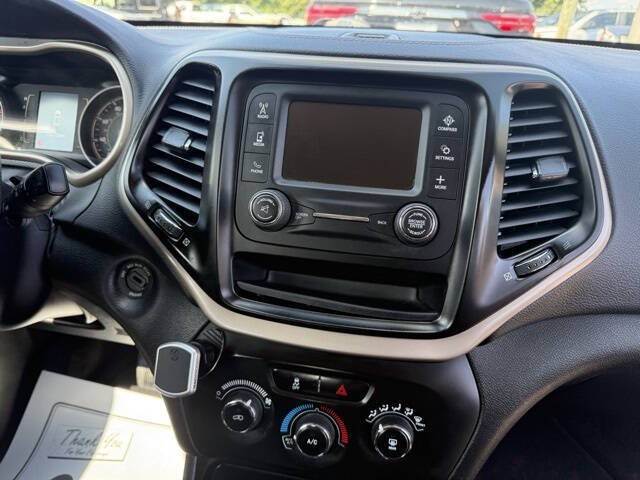 2017 Jeep Cherokee Sport