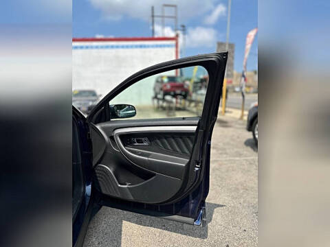 2011 Ford Taurus SEL