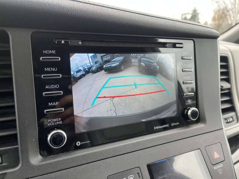 2019 Toyota Sienna XLE 8-Passenger