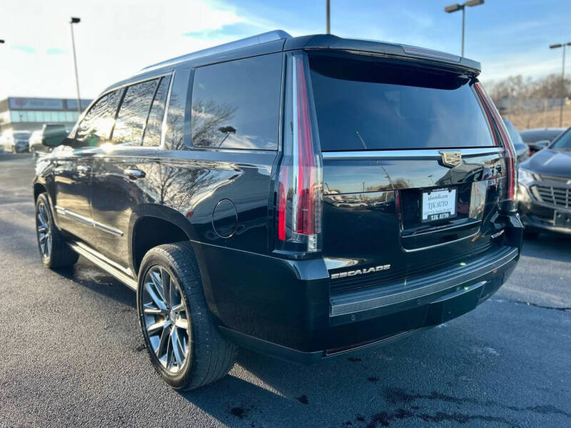 2016 Cadillac Escalade Platinum