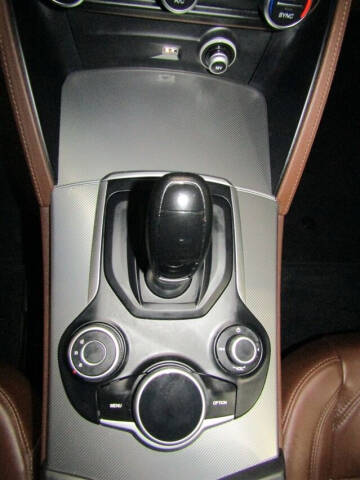 2019 Alfa Romeo Stelvio Sport