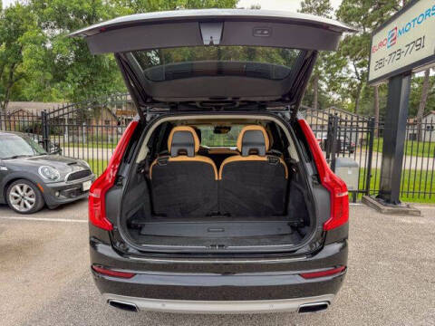 2016 Volvo XC90 T6 Momentum