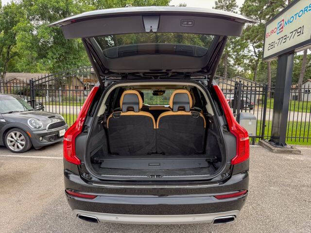 2016 Volvo XC90 T6 Momentum