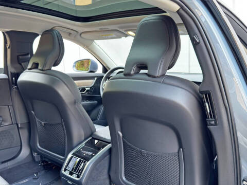 2023 Volvo S90 B6 Plus