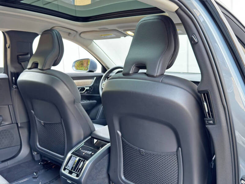 2023 Volvo S90 B6 Plus