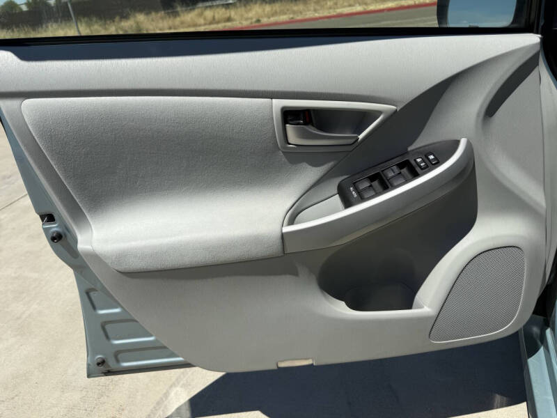 2012 Toyota Prius Two