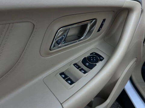 2016 Ford Taurus SEL