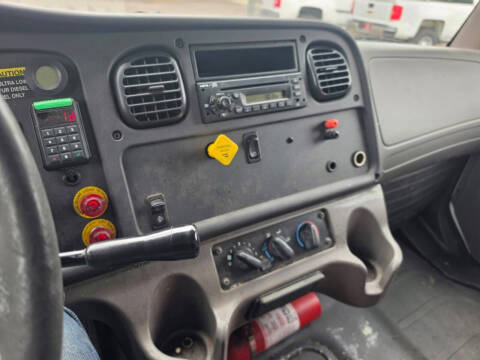 2009 Freightliner M2 106
