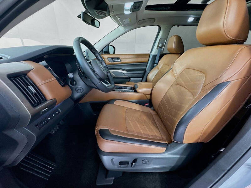 2024 Nissan Pathfinder Platinum