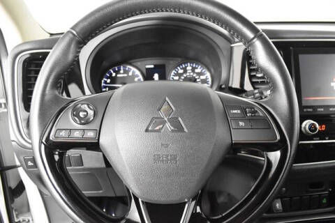 2020 Mitsubishi Outlander SE