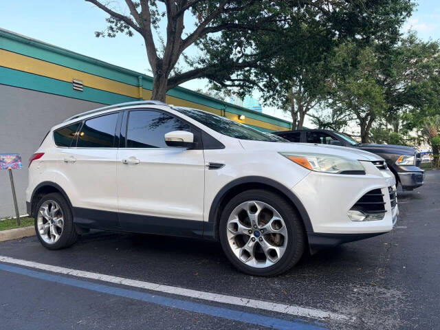 2015 Ford Escape Titanium's photo