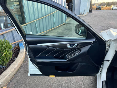 2018 Infiniti Q50 2.0T Luxe