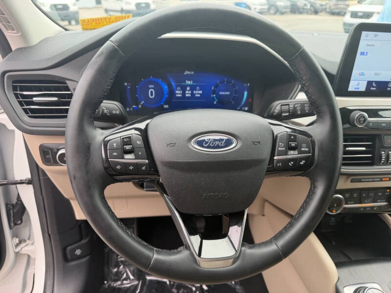 2022 Ford Escape SEL