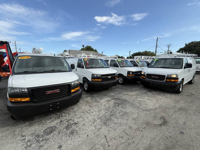 2022 GMC Savana 2500