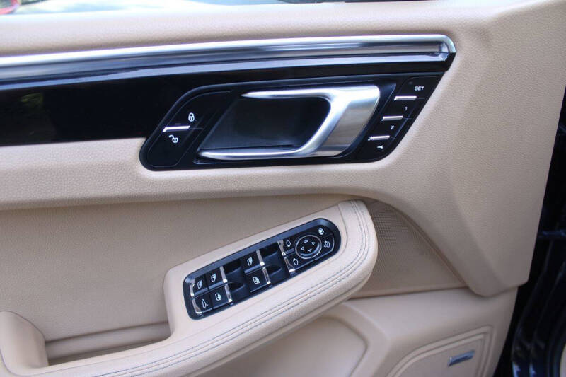 2015 Porsche Macan S