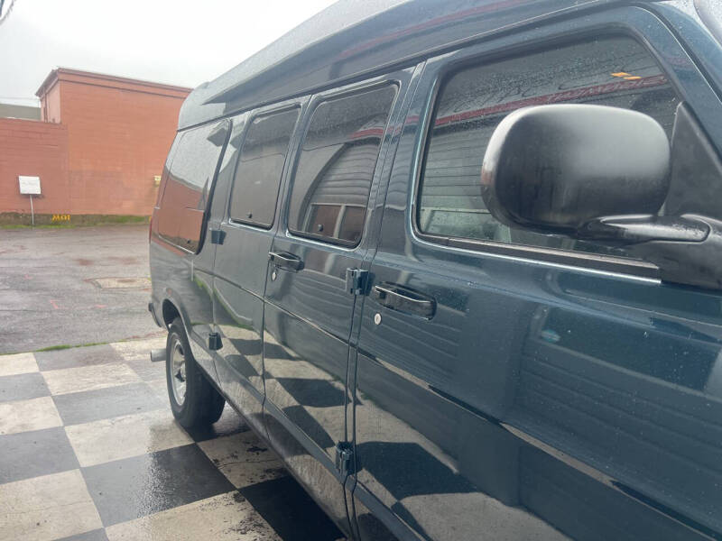 2002 Dodge Ram Van 1500