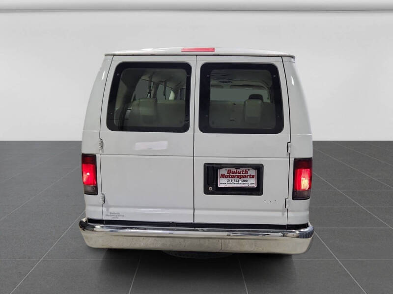 2011 Ford E-Series E-350 SD XLT