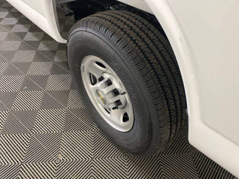 2025 Chevrolet Express 2500