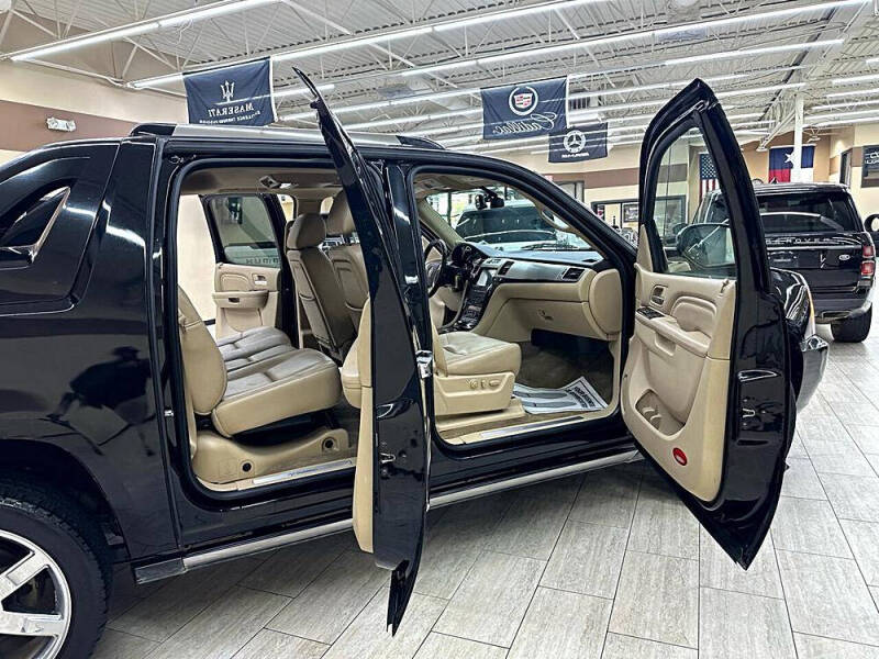 2011 Cadillac Escalade EXT Premium