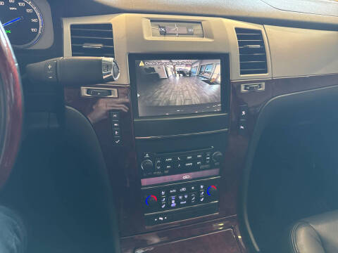 2011 Cadillac Escalade Luxury