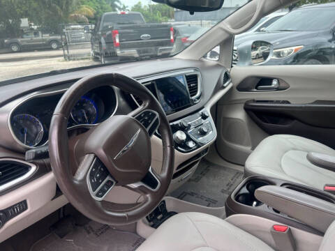 2017 Chrysler Pacifica Touring Plus