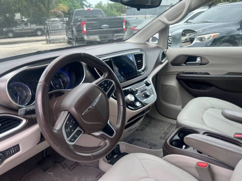 2017 Chrysler Pacifica Touring Plus