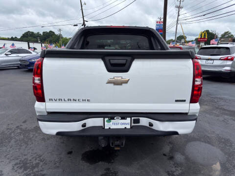 2011 Chevrolet Avalanche LS