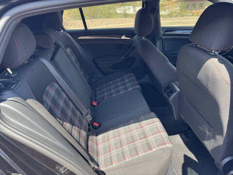 2017 Volkswagen Golf GTI S