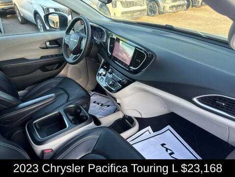 2023 Chrysler Pacifica Touring L