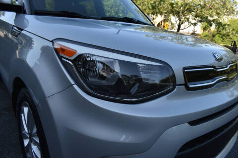 2017 Kia Soul +