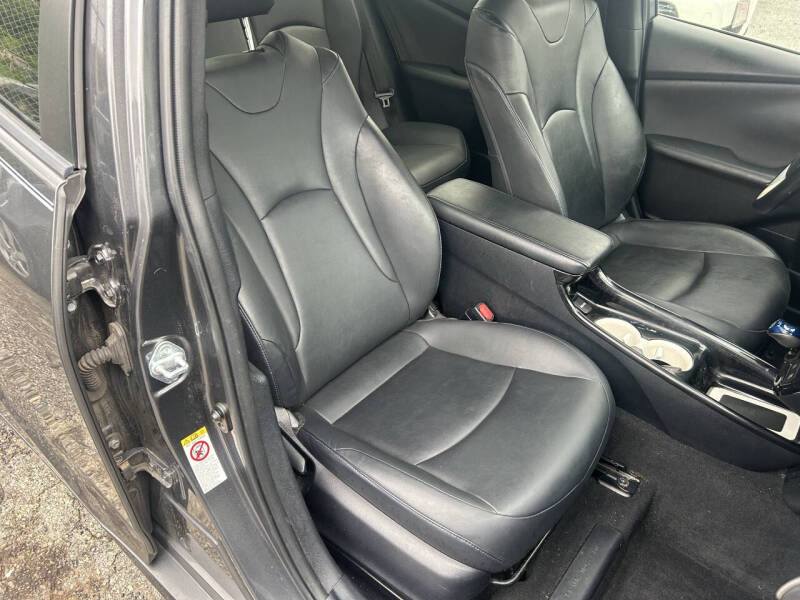 2016 Toyota Prius Four Touring