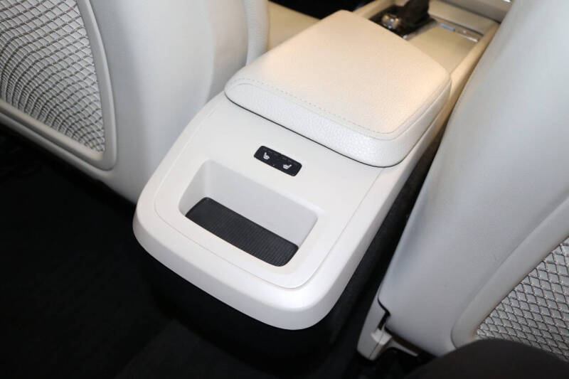 2019 Volvo XC60 T5 Momentum