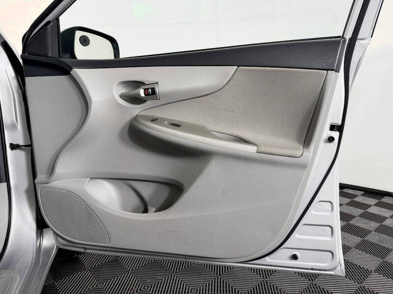 2012 Toyota Corolla LE