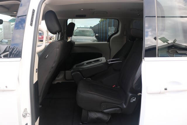 2017 Chrysler Pacifica Touring