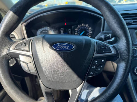 2017 Ford Fusion SE
