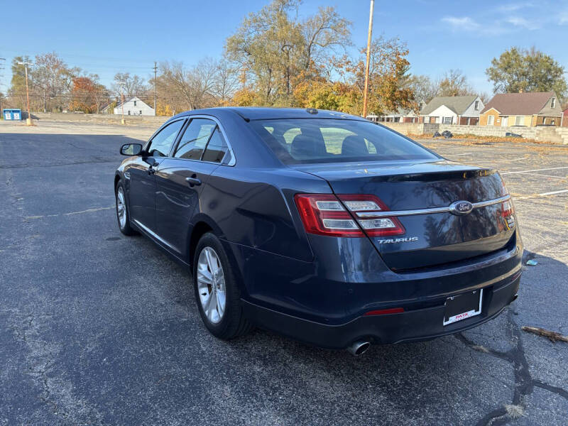 2017 Ford Taurus SEL