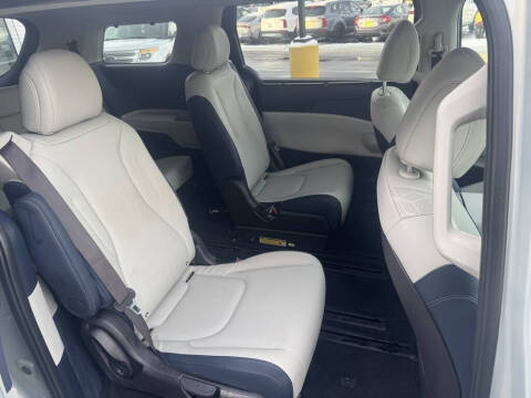 2025 Kia Carnival Hybrid EX