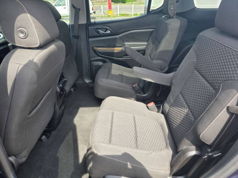 2017 GMC Acadia SLE-2